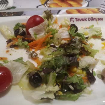 Tavuk Dünyası Restoranda Yemekte Tehlikeli Yabancı Cisim Bulma İddiası