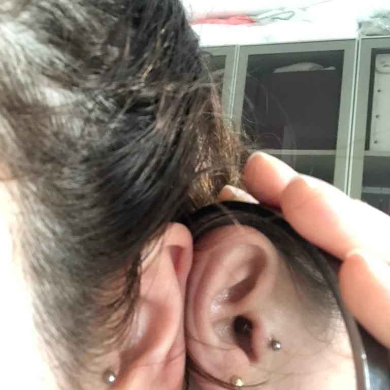 Oslo Takı & Piercing Eğri Delim Yapıldı!