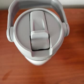 Stanley Termos Boya Atması Yaptı