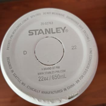 Stanley Termos Boya Atması Yaptı