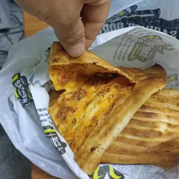Sarıyer Börekçisi (Halkalı) Kır Pidesi Salçalı Ekmek Gibi Olmuş