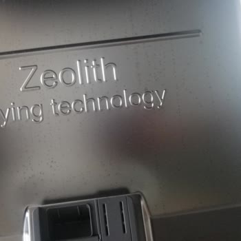 Bosch Seri 8 Yeni Açılmış Makinede Su Kalıntısı