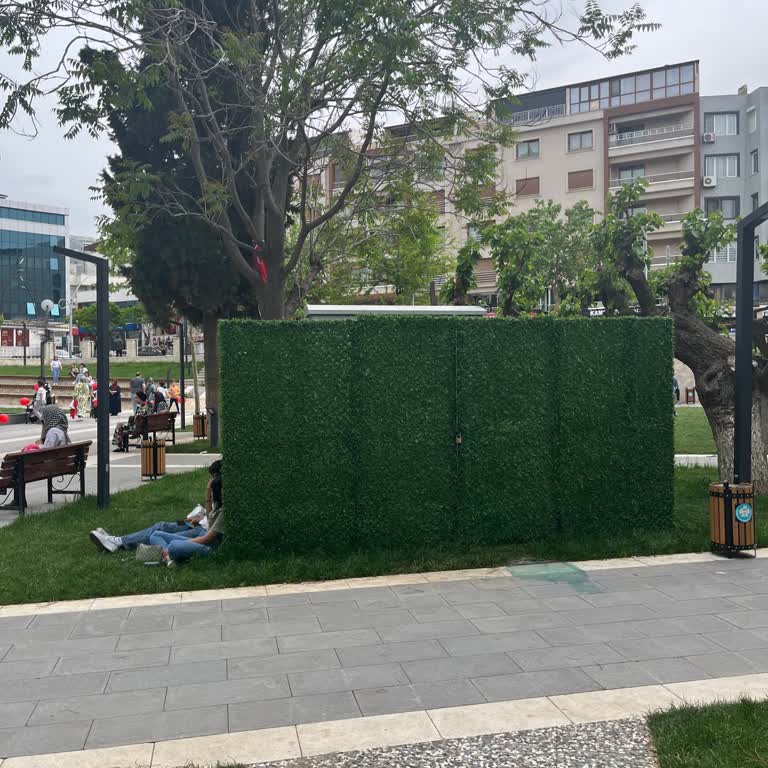 Soma Belediyesi Elektrik Panosu Üzeri Açık Ve Tehlikeli