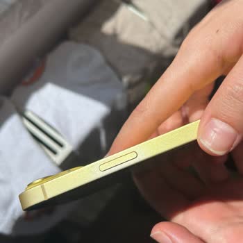 Apple İPhone Kasasındaki Renk Değişimi