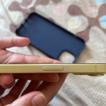 Apple İPhone Kasasındaki Renk Değişimi