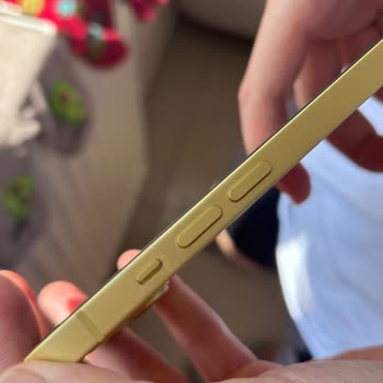 Apple İPhone Kasasındaki Renk Değişimi