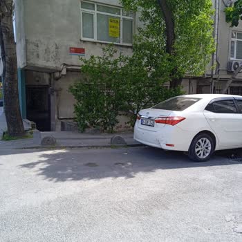 Tiktak Aracı Park Halindeki Aracıma Çarpıp Kaçtı.