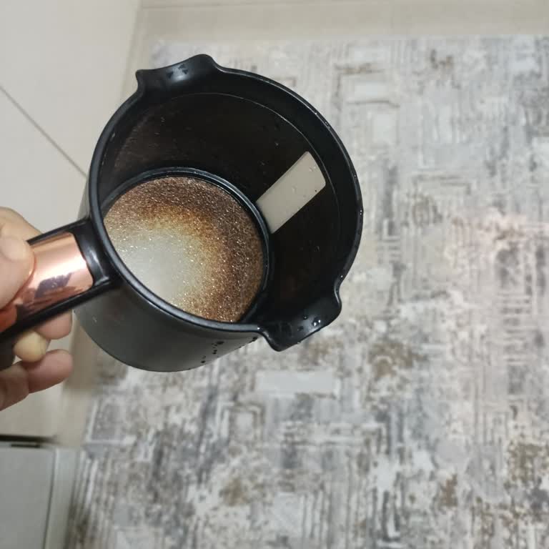 Karaca Hatır Plus Sütlü Kahve Makinesi Dibi Tutuyor