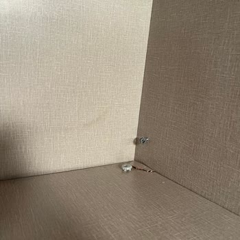 Kelebek Mobilya Kelebek Gardırop Rafları Kırılıyor