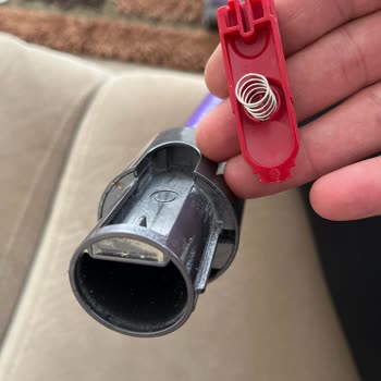 Dayson V10 Boru Tırnağı Kırılması