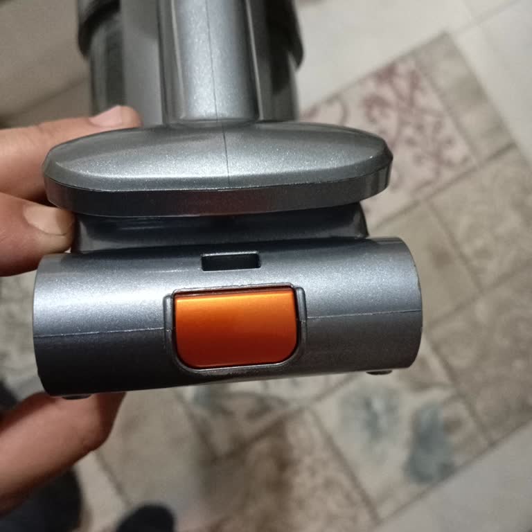 Fakir Ev Aletleri Süpürgenin Her Yeri Kırılıyor Tırnakları Çok Zayıf