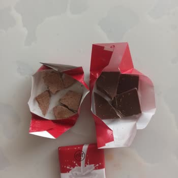 Elit Çikolata Bayat Şekerlerin Yeni Şekerlerle Karıştırılması