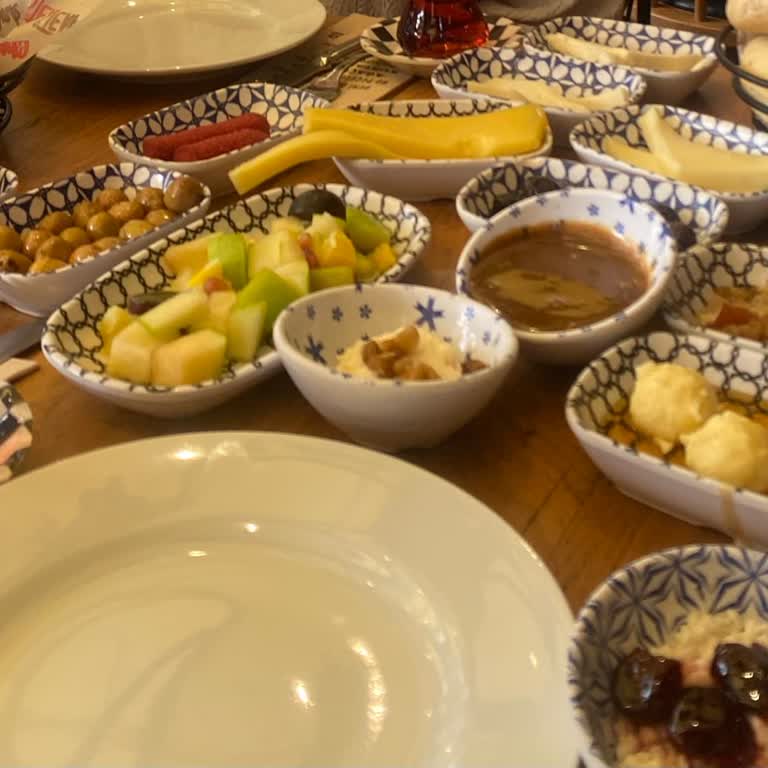 Happy Moon's Hayal Kırıklığı Yaratan Kahvaltı Deneyimi