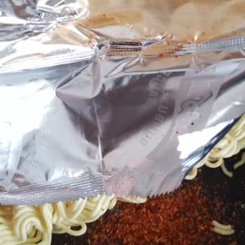 indomie Körili Noodle'da Köri Baharatı Yok!