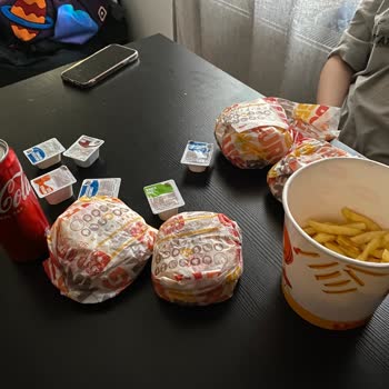 Getir Ve Burger King Eksik Ürün Ve Yüze Kapatan Canlı Destek