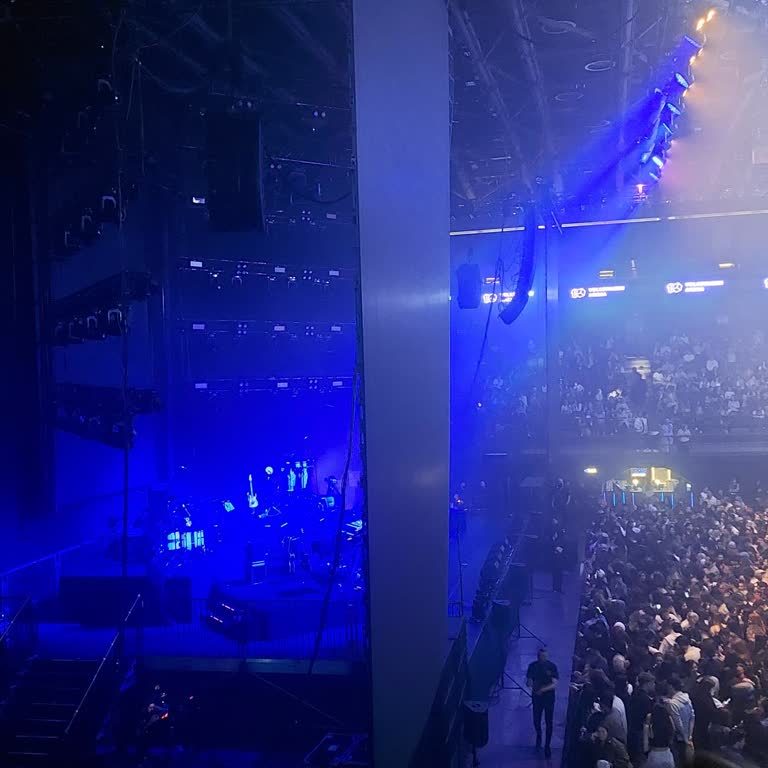 Volkswagen Arena Konser Keyfi Perdelerin Gölgesinde Kaldı