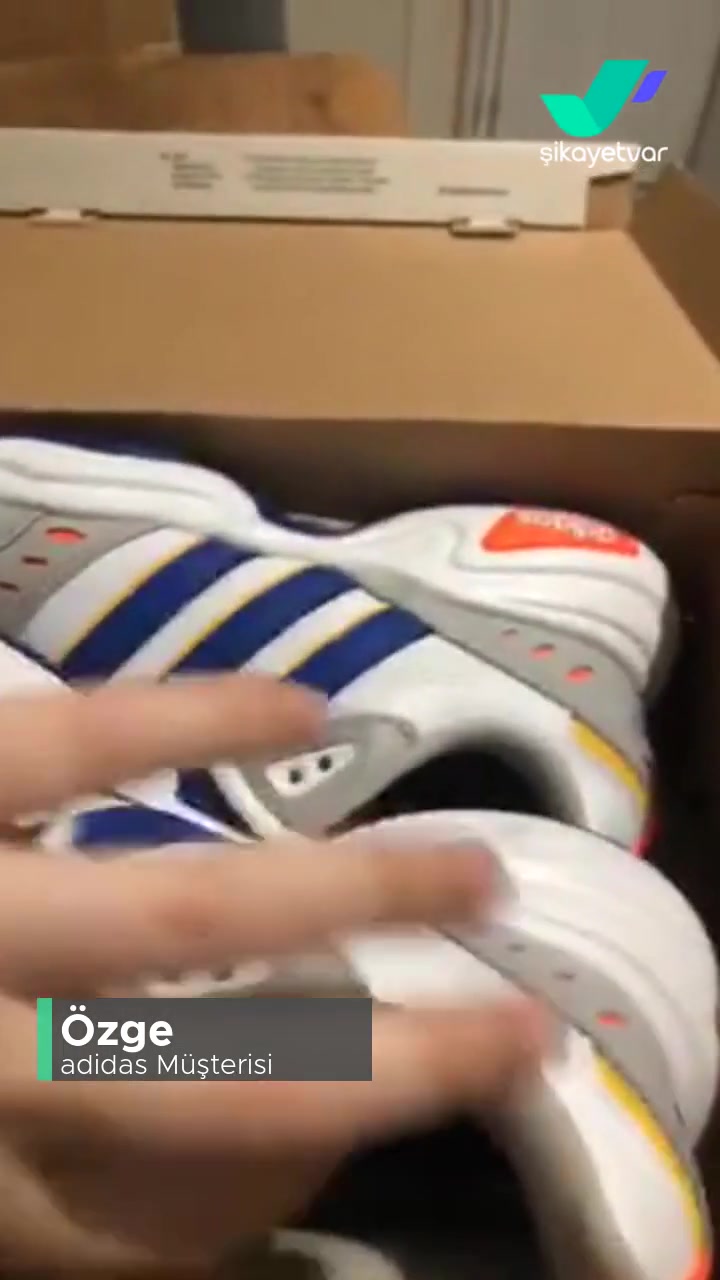 Adidas Spor Ayakkabı Vuruyor videonun kapak resmi