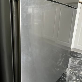 Bosch Buzdolabı Kapağında Renk Solması