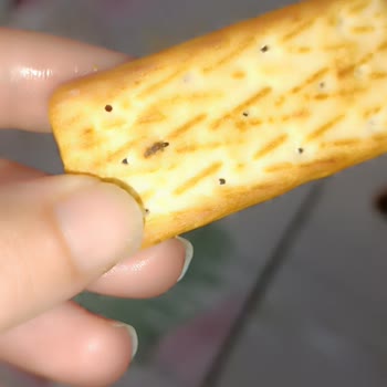 Ülker Çizi Bisküvi Yapışmış Böcek