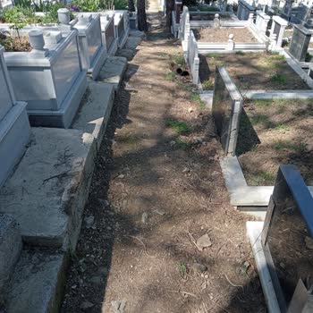 İBB - İstanbul Büyükşehir Belediyesi Hasdal Mezarlığı Arasında Ki Yol