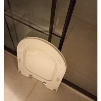 Seramiksan Klozet Kapağı Yerinden Çıktı