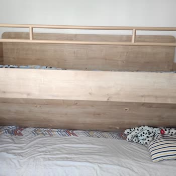 Çilek Mobilya Ranza Üst Katı Düştü