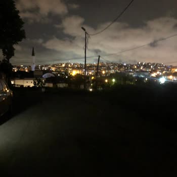 CK Boğaziçi Elektrik Sokak Aydınlatması Sorununu Çözmüyor, İlgilenmiyor!