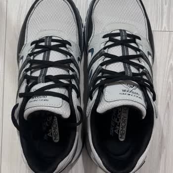 Skechers Markalı Ayakkabılarımın Farklı Beden Olması