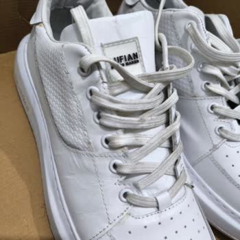 Lufian Giyilmiş Ayakkabı Gönderiyor