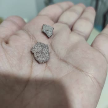 Suplementler.com Protein Tozundan Çıkan Katı Maddeler.