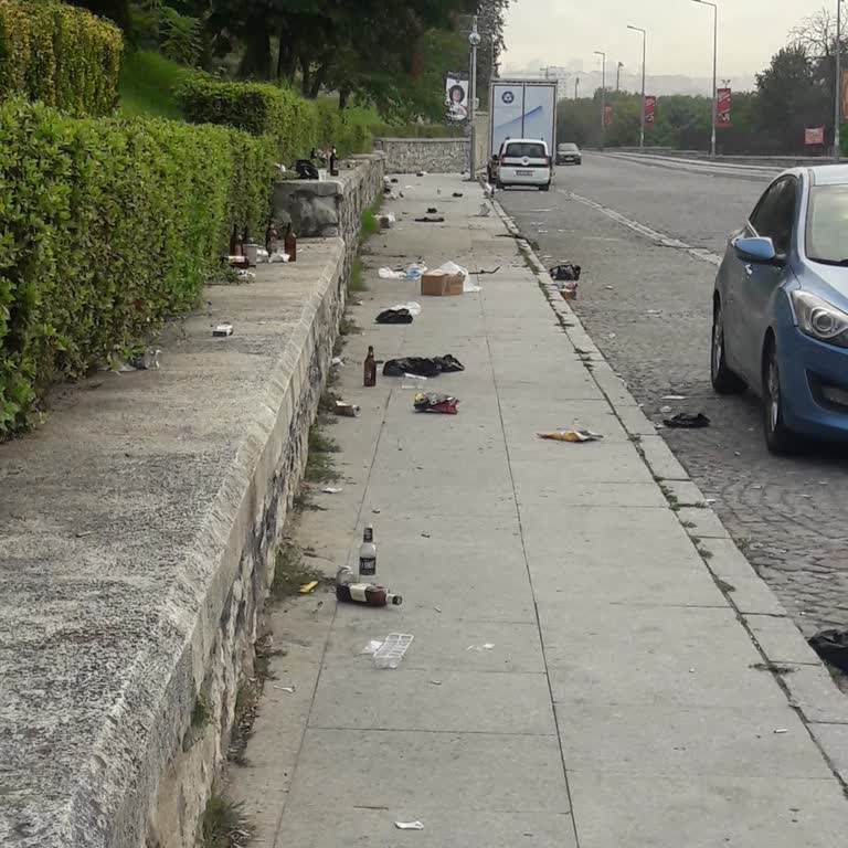 Kağıthane Belediyesi Kağıthane Ve Sokaklarda Alkol Alımı İle Çevreye Rahatsızlık Verilmesi.