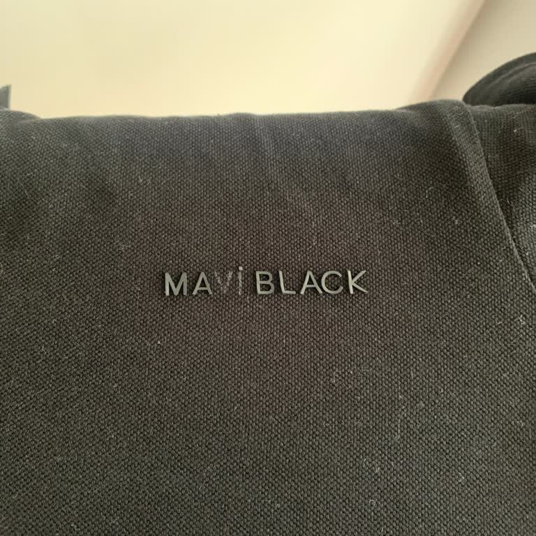 Mavi T-shirt Yazısı Düştü