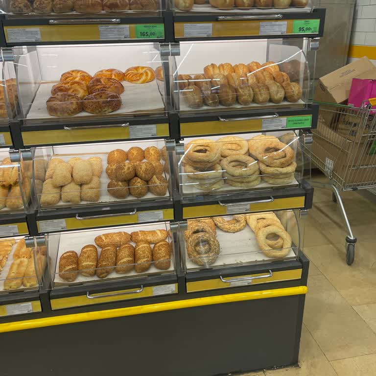 Aydınlı File Market Fırın Bölümü