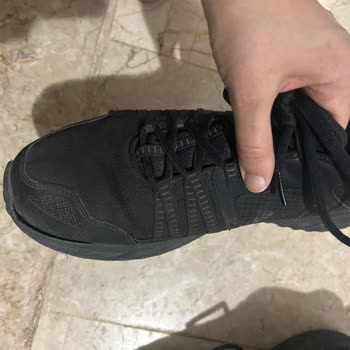 Ankara Ankamall'daki Sportive'den Alınan Skechers Ayakkabının Erken Yırtılması