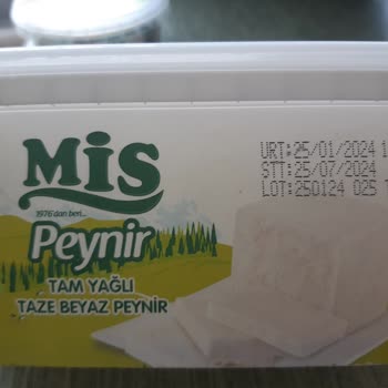 Mis Taze Beyaz Peynir Ambalajında Bombaj Mevcut Ve Tadı Zehir Gibi