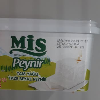 Mis Taze Beyaz Peynir Ambalajında Bombaj Mevcut Ve Tadı Zehir Gibi