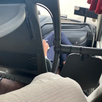 Mardin Seyahat Muavinin Sigara İçmesi