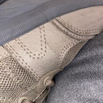 Birkaç Ayda Patlayan Ve Garantide Kabul Edilmeyen Skechers Marka Bot