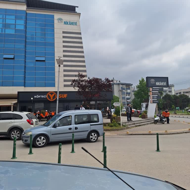 Köfteci Yusuf 40 Dakika Servis Bekledik