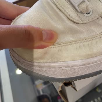 İzmir İstinye Sneaks Up Mağazası Nike Ayakkabı