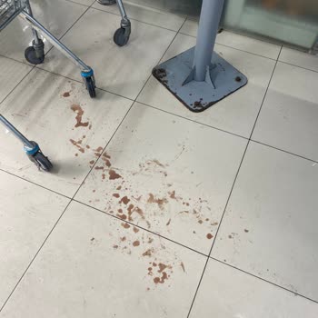 A101 İstanbul Sultanbeyli'deki Market Şubesindeki Düzensizlikler