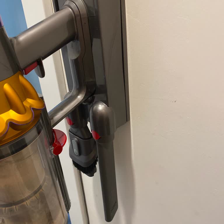 Dyson V15 Aksesuar Eksik