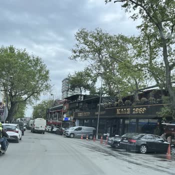 İBB - İstanbul Büyükşehir Belediyesi Bostancı Bağdat Caddesi Tren İstasyonu Ön Tarafına Araç Parkı