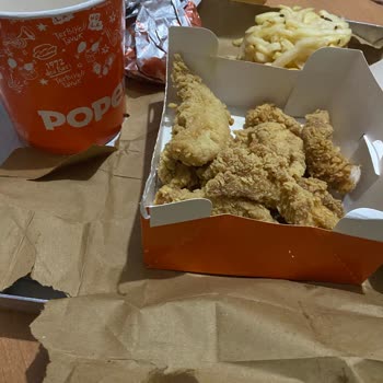 Popeyes Yemek Pişmeden Geldi