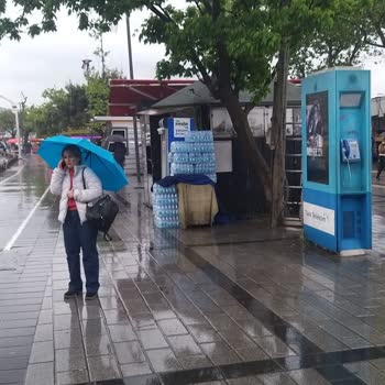 İBB - İstanbul Büyükşehir Belediyesi Üsküdar Meydanındaki Büfeler Hakkındaki Şikayet