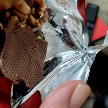Eti Canga Çikolatada Şaşırtan Misafir: Tekrar Eden Tüy Problemi