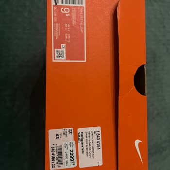 Deichmann'ın Sattığı Nike Ayakkabı