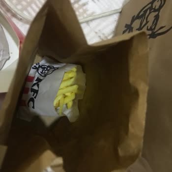 KFC Eksik Ürün Ve Hamburgerin Tadı Yoktu