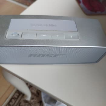 Modern Elektronik Bose Ürününün Arkasında Kimse Yok, Yedek Parça Yok!