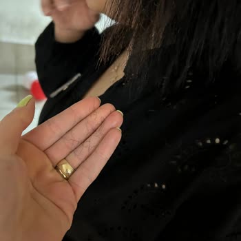 Grundig Saç Düzleştirici Saçlarımı Yaktı